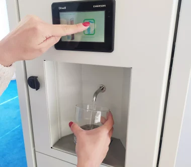 240311 GENAQ Agua pura gracias a su riguroso tratamiento